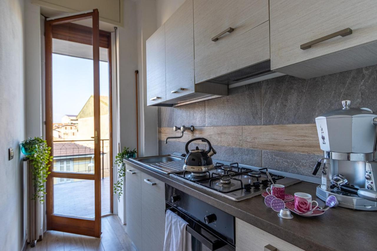 Blue Wave Apartment Arona - Lago Maggiore エクステリア 写真