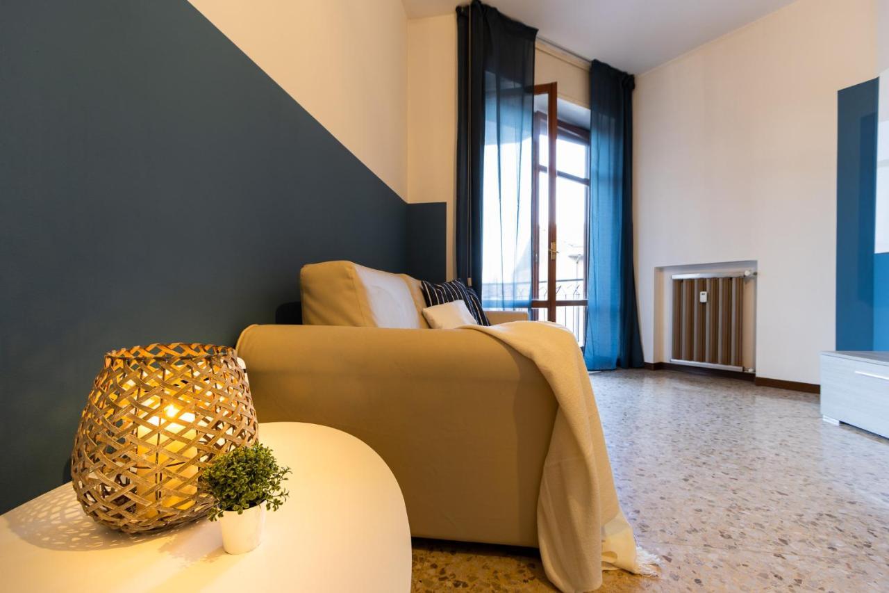 Blue Wave Apartment Arona - Lago Maggiore エクステリア 写真