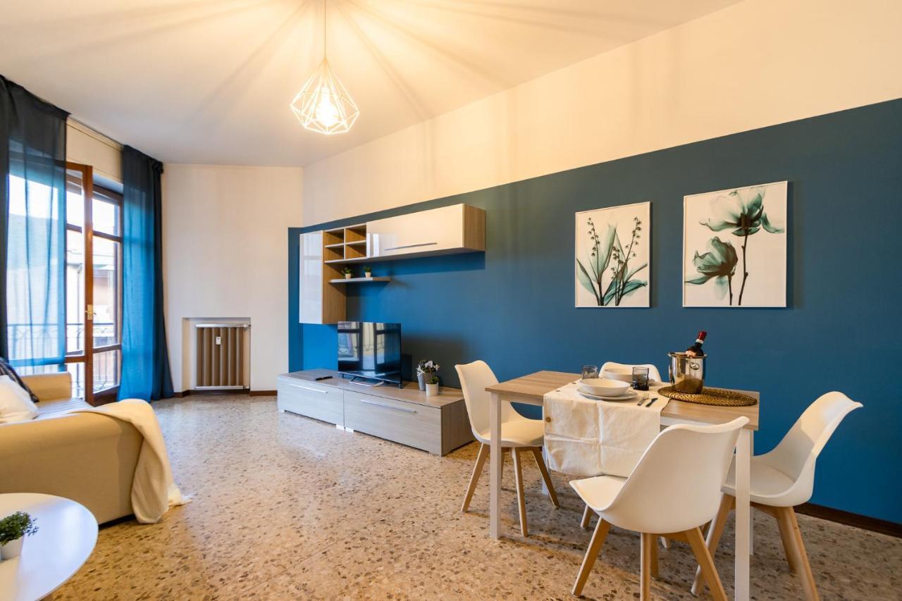 Blue Wave Apartment Arona - Lago Maggiore エクステリア 写真
