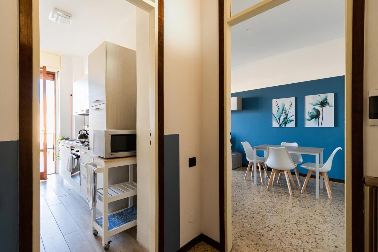 Blue Wave Apartment Arona - Lago Maggiore エクステリア 写真