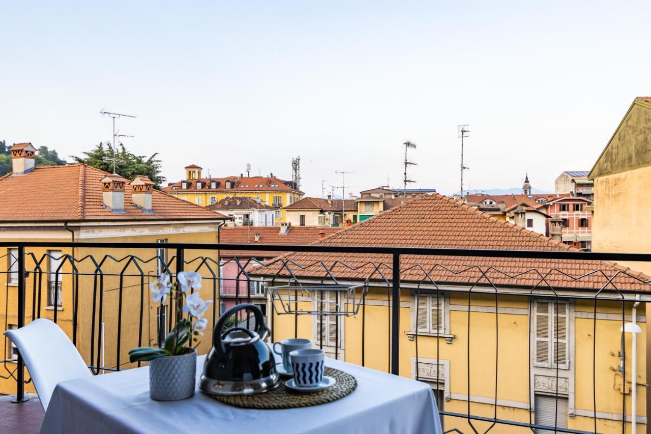 Blue Wave Apartment Arona - Lago Maggiore エクステリア 写真