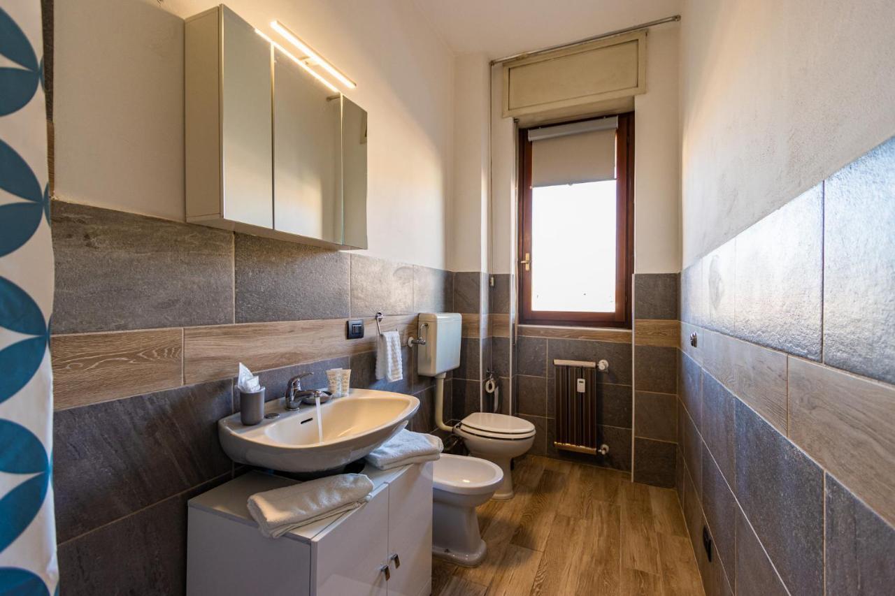 Blue Wave Apartment Arona - Lago Maggiore エクステリア 写真