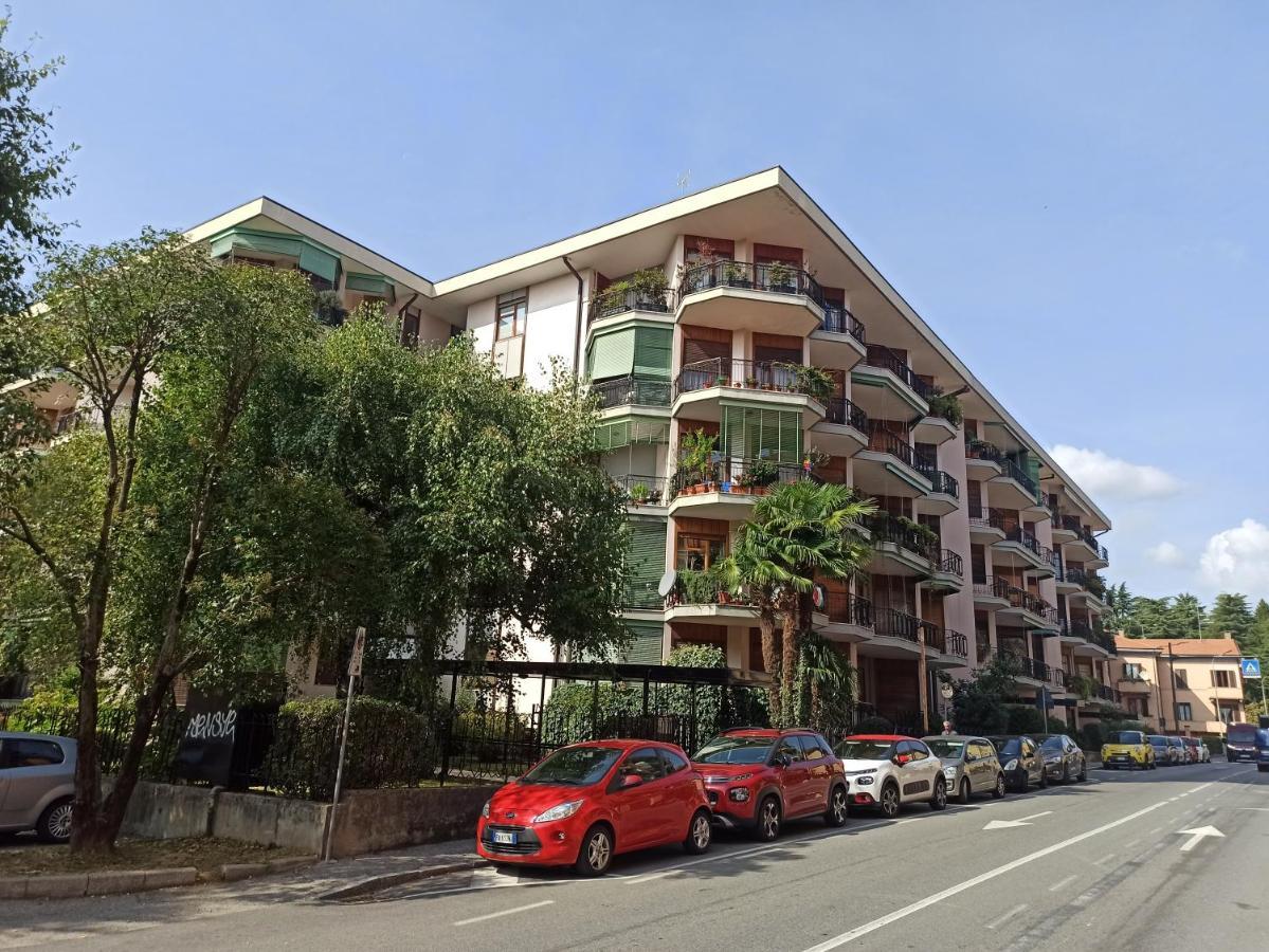 Blue Wave Apartment Arona - Lago Maggiore エクステリア 写真